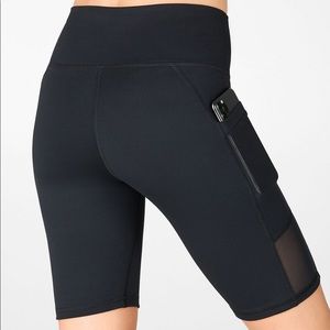 Mila High Waisted Pocket Short 9”